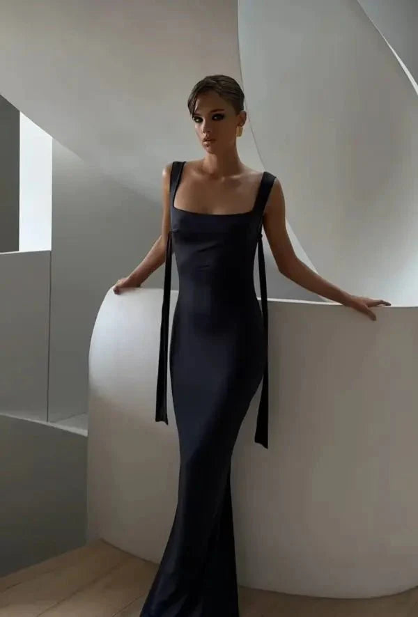 Effie Kats Helena Gown - Black